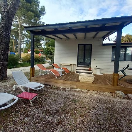 Mobilhome A Deux Pas Du Circuit Du Castellet Avec Terrasse Vue Mer Ле-Кастелле Экстерьер фото