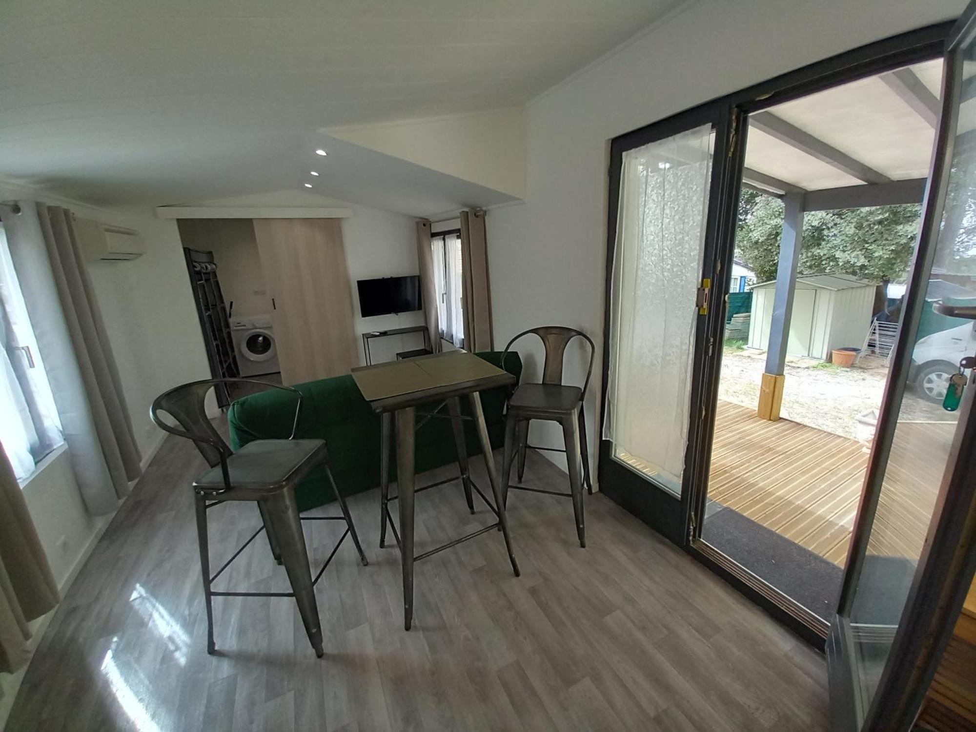 Mobilhome A Deux Pas Du Circuit Du Castellet Avec Terrasse Vue Mer Ле-Кастелле Экстерьер фото